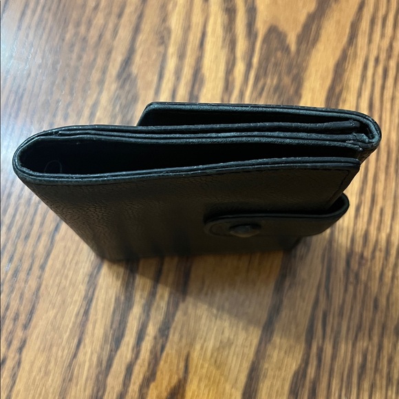 Chanel Timeless Flap Vintage Wallet in Black Caviar Leather - Picture 8 of 12